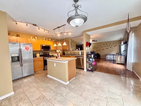 Kitchen - 8267 S Evening Dr, Pendleton, IN 46064 photo 3 of 3