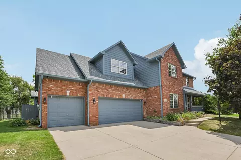 331 N Greenbriar Dr, Greenwood, IN 46142