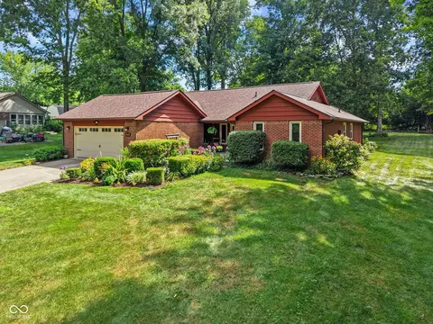 1901 Skyline Dr, Greenwood, IN 46143