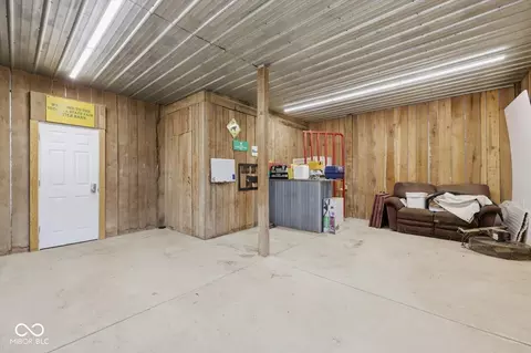 Entry Way - 7380 E 25th St, Columbus, IN 47203 photo 4 of 5