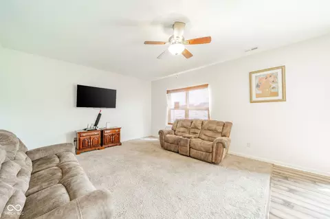 Living - 1685 Fair Weather Dr, Pendleton, IN 46064 photo 3 of 4