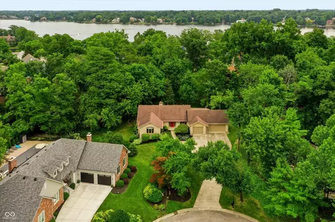 8537 Helmsman Cir, Indianapolis, IN 46256