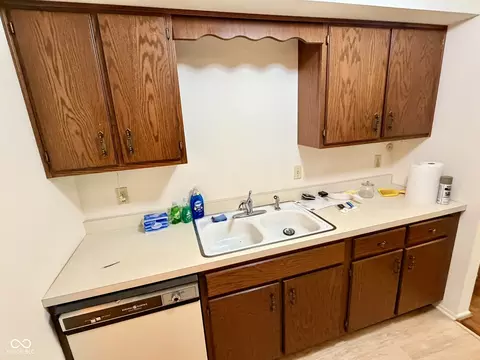 Kitchen - 312 E 7th St, Indianapolis, IN 46202 photo 5 of 7