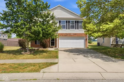 1655 Carriage Cir, Shelbyville, IN 46176