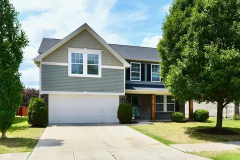 2560 Cabin Hill Rd, Indianapolis, IN 46229
