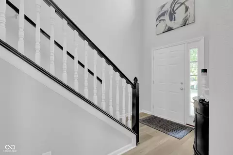 Entry Way - 2397 Shadow Ct, Columbus, IN 47201 photo 4 of 4