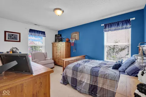 Bedroom - 2397 Shadow Ct, Columbus, IN 47201 photo 4 of 4