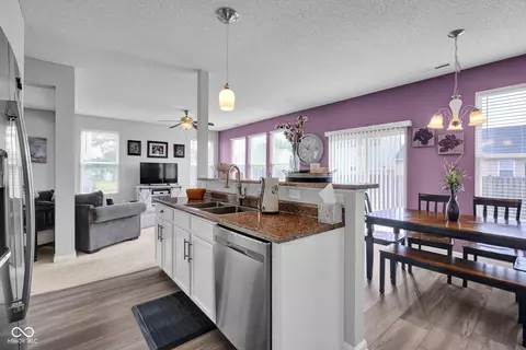Kitchen - 2397 Shadow Ct, Columbus, IN 47201 photo 2 of 2