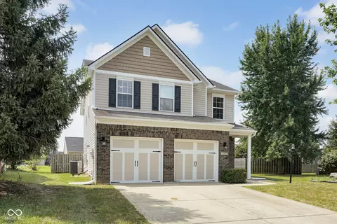 Exterior - 2397 Shadow Ct, Columbus, IN 47201 photo 4 of 4