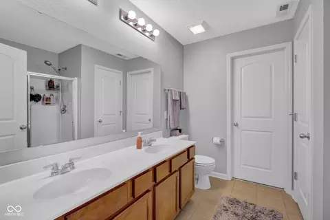 Entry Way - 2397 Shadow Ct, Columbus, IN 47201 photo 1 of 4
