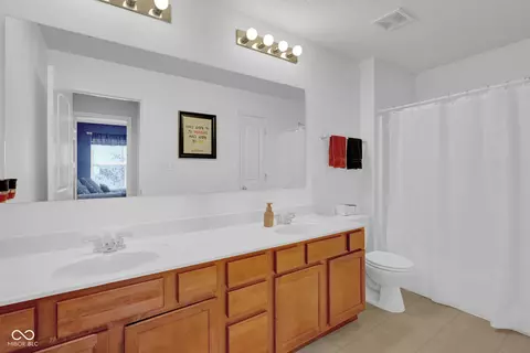 Bath - 2397 Shadow Ct, Columbus, IN 47201 photo 1 of 2