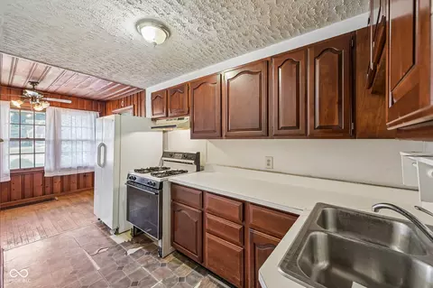 Kitchen - 308 E 38th St, Anderson, IN 46013 photo 2 of 3