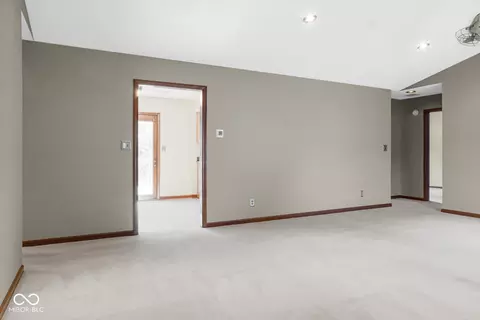 Living - 943 Johnathan, Plainfield, IN 46168 photo 5 of 5