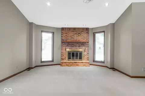 Living - 943 Johnathan, Plainfield, IN 46168 photo 2 of 5