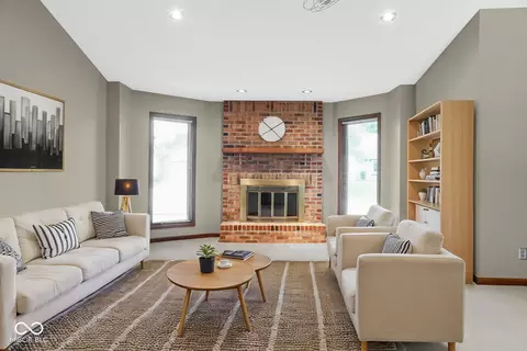 Living - 943 Johnathan, Plainfield, IN 46168 photo 1 of 5