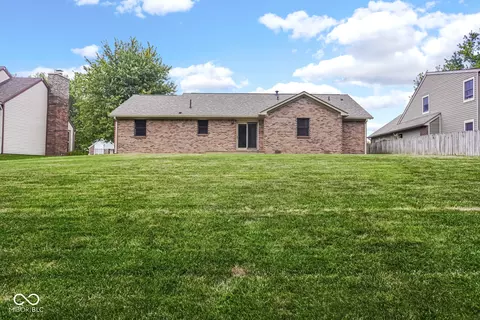 Exterior - 943 Johnathan, Plainfield, IN 46168 photo 4 of 5