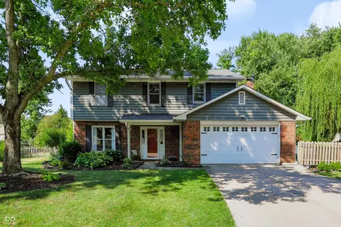 60 Waterford Ct, Zionsville, IN 46077