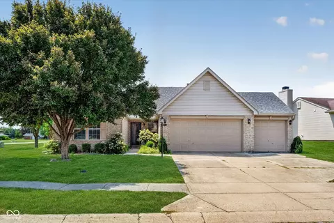 7955 Bent Willow Dr, Indianapolis, IN 46239