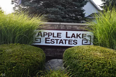 1139 E Apple Blossom Ln, Greenfield, IN 46140