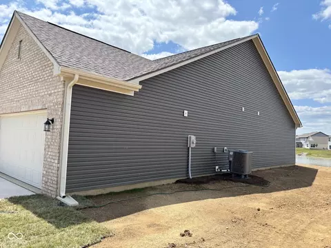 1579 Pebble Beach Dr, Pendleton, IN 46064 photo 3