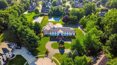 27 Forrests Edge Ct, Indianapolis, IN 46227