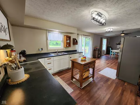 Kitchen - 211 Danci Dr, Pendleton, IN 46064 photo 2 of 3