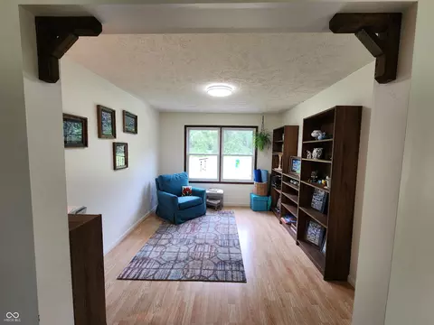 Living - 211 Danci Dr, Pendleton, IN 46064 photo 2 of 4
