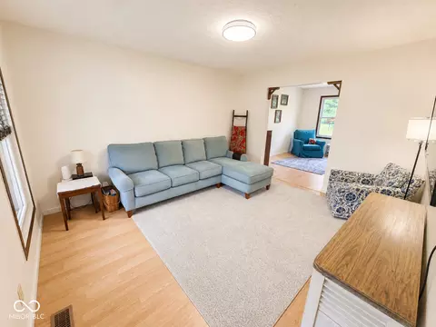 Living - 211 Danci Dr, Pendleton, IN 46064 photo 3 of 4