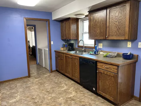 Kitchen - 6350 W Apache Dr, Indianapolis, IN 46254 photo 2 of 4