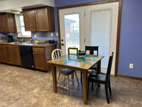 Dining - 6350 W Apache Dr, Indianapolis, IN 46254 photo 1 of 1