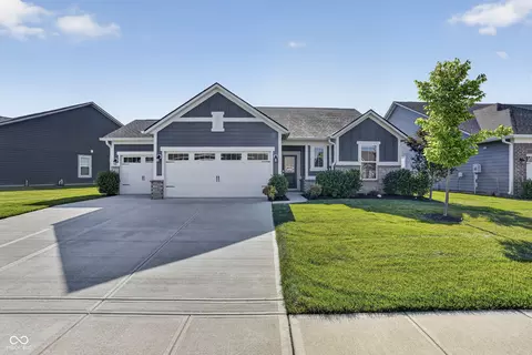 9703 Parkhurst Xing, Mccordsville, IN 46055