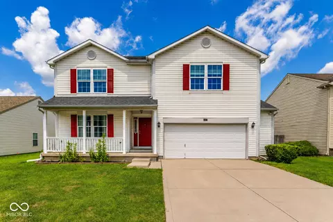 711 Bluff Creek Dr, Fortville, IN 46040