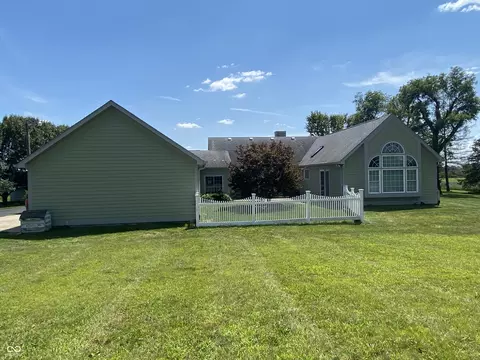 9510 E 235th St, Cicero, IN 46034