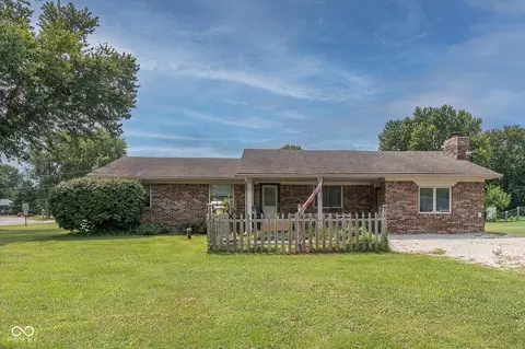 1270 Smokey Rd, Martinsville, IN 46151