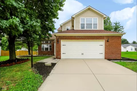752 Speedway Woods Dr, Indianapolis, IN 46224