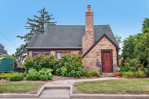 399 W Main St, Greenwood, IN 46142
