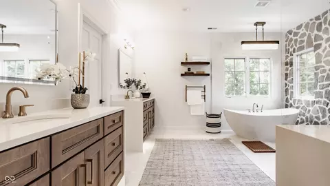 Bath - 10546 Coppergate, Carmel, IN 46032 photo 3 of 10