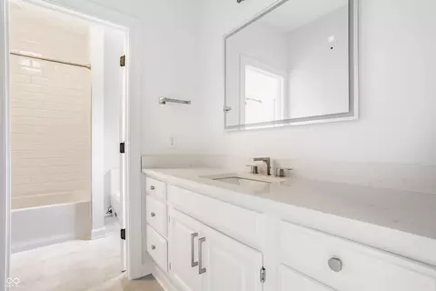 Bath - 10546 Coppergate, Carmel, IN 46032 photo 8 of 10