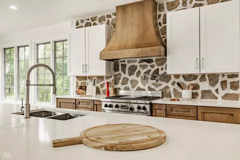 Kitchen - 10546 Coppergate, Carmel, IN 46032 photo 5 of 10