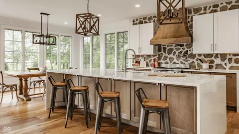 Kitchen - 10546 Coppergate, Carmel, IN 46032 photo 2 of 10