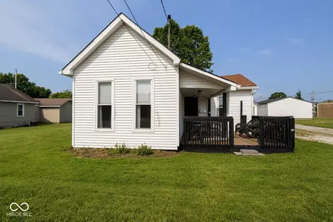 50 S Front St, Whiteland, IN 46184