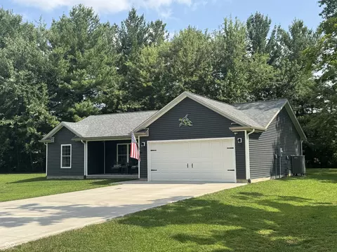 697 NW Shawnee Trl, Greensburg, IN 47240