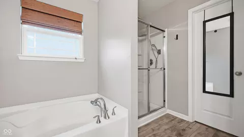 Bath - 147 Carrick Glen Blvd, Pendleton, IN 46064 photo 3 of 4