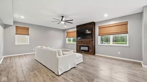 Living - 147 Carrick Glen Blvd, Pendleton, IN 46064 photo 1 of 2