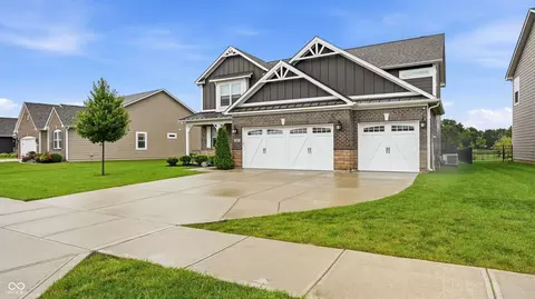 Exterior - 147 Carrick Glen Blvd, Pendleton, IN 46064 photo 5 of 6
