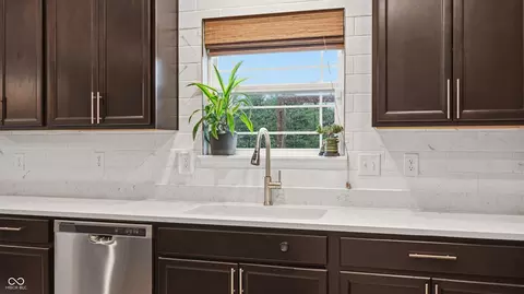 Kitchen - 147 Carrick Glen Blvd, Pendleton, IN 46064 photo 4 of 4