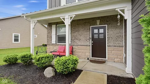 Exterior - 147 Carrick Glen Blvd, Pendleton, IN 46064 photo 4 of 6
