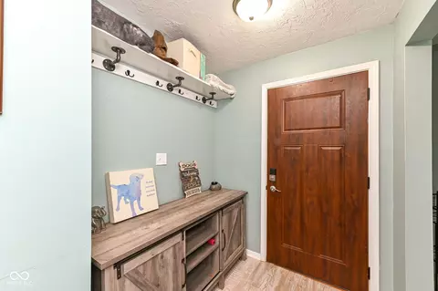 Entry Way - 7316 S Woodrow Dr, Pendleton, IN 46064 photo 1 of 1