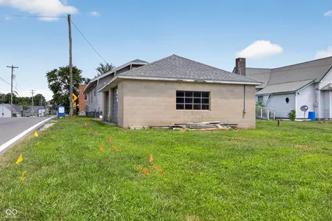 Exterior - 8006 E Main, Dugger, IN 47848 photo 9 of 10