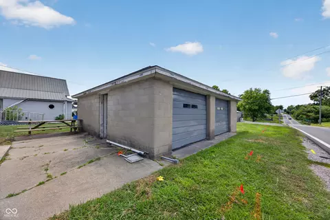 Exterior - 8006 E Main, Dugger, IN 47848 photo 7 of 10